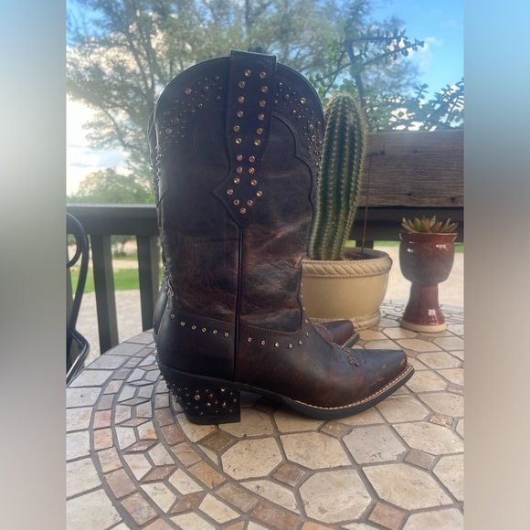 Ariat size 6.5 - Picture 2 of 4